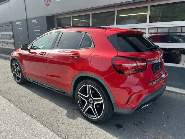MERCEDES-BENZ GLA 200 d AMG Line 4m - CH