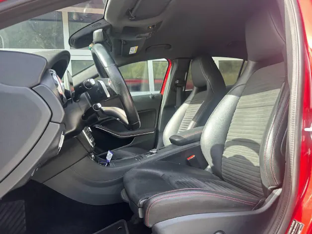 MERCEDES-BENZ GLA 200 d AMG Line 4m - CH