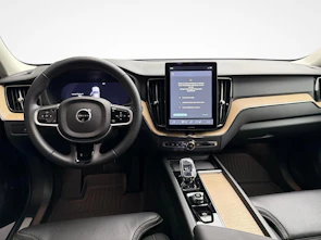 image du véhicule VOLVO XC60 2.0 B5 MH Plus Dark AWD