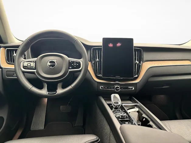 VOLVO XC60 2.0 B5 MH Plus Dark AWD