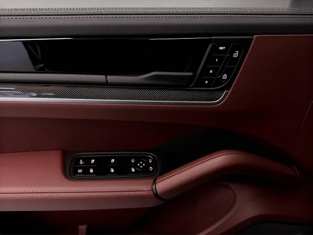 PORSCHE Cayenne Turbo E-Hybrid