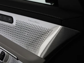 https://vehicle.imgix.net/4448968/8b300c23-c02a-40f6-ae91-fe4fc563f861.jpg