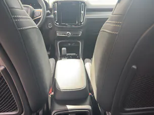 VOLVO XC40 2.0 B4 MH Plus Dark AWD