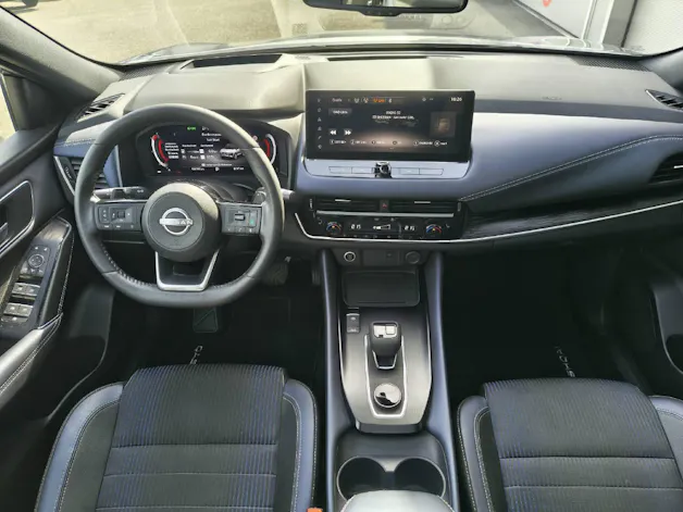 NISSAN Qashqai 1.3 DIG-T Tekna 4x4