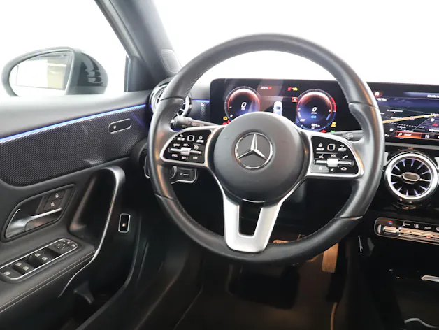 MERCEDES-BENZ A 250e Progressive
