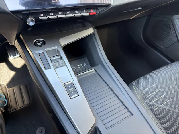 PEUGEOT 408 1.2 MHEV GT