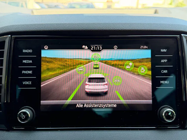 SKODA Karoq Selection *** ACC & RÜCKFAHRKAMERA ***