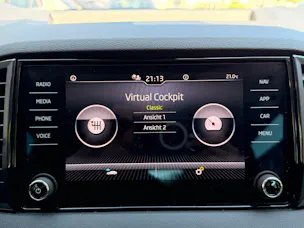 SKODA Karoq Selection *** ACC & RÜCKFAHRKAMERA ***