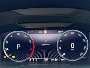 SKODA Karoq Selection *** ACC & RÜCKFAHRKAMERA ***