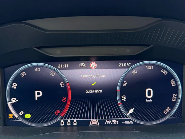 SKODA Karoq Selection *** ACC & RÜCKFAHRKAMERA ***