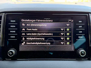 SKODA Karoq Selection *** ACC & RÜCKFAHRKAMERA ***