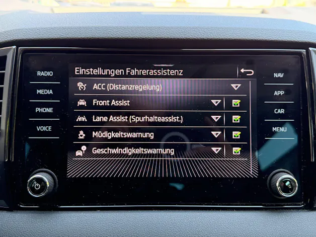 SKODA Karoq Selection *** ACC & RÜCKFAHRKAMERA ***