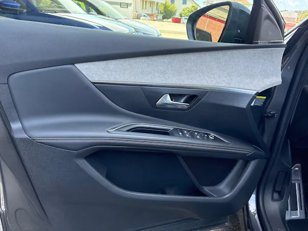 PEUGEOT 3008 300e Hybrid4 GT EAT8
