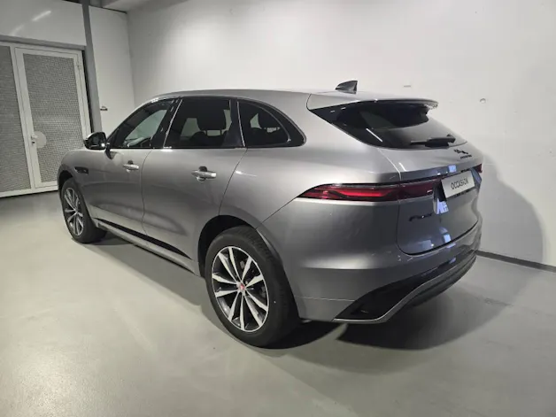 Jaguar F-Pace 2.0 I4 250 R-Dynamic SE AWD