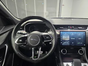 Jaguar F-Pace 2.0 I4 250 R-Dynamic SE AWD