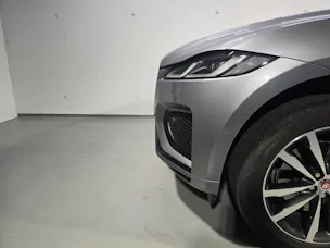 Jaguar F-Pace 2.0 I4 250 R-Dynamic SE AWD