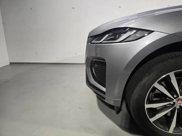 Jaguar F-Pace 2.0 I4 250 R-Dynamic SE AWD