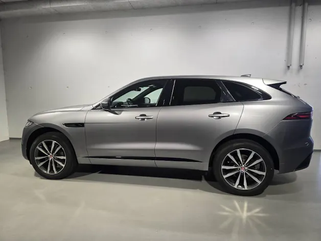 Jaguar F-Pace 2.0 I4 250 R-Dynamic SE AWD