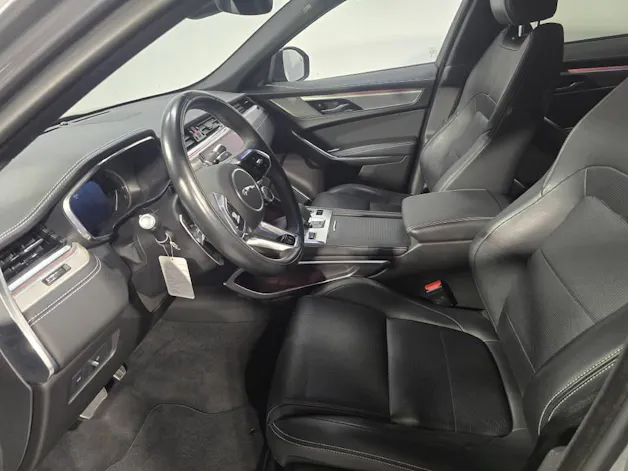 Jaguar F-Pace 2.0 I4 250 R-Dynamic SE AWD