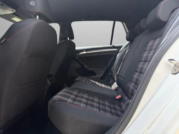 VW Golf 2.0 TSI GTI Performance DSG
