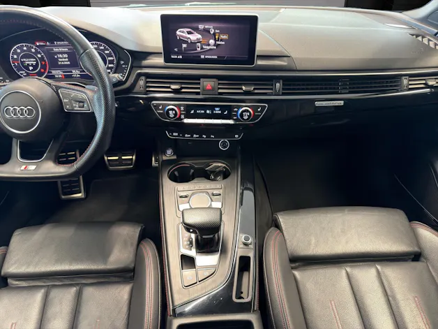 AUDI A4 Avant 2.0T Sport qua.