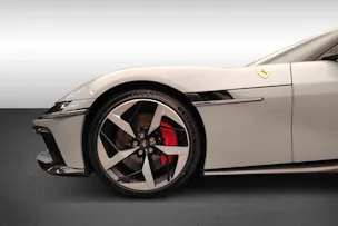 FERRARI 12 Cilindri