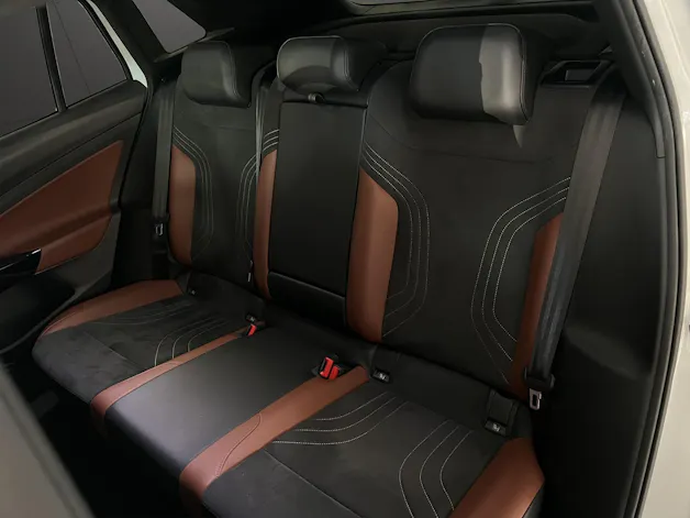 VW ID.4 Pro Performance 77 kWh Family