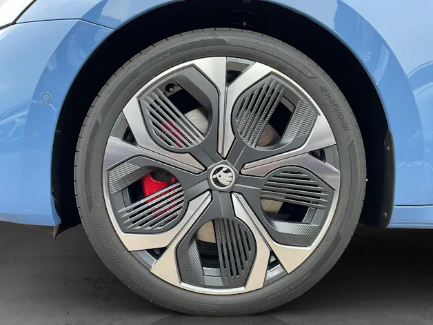 SKODA Octavia Combi 2.0 TSI DSG RS 30 Years Edition
