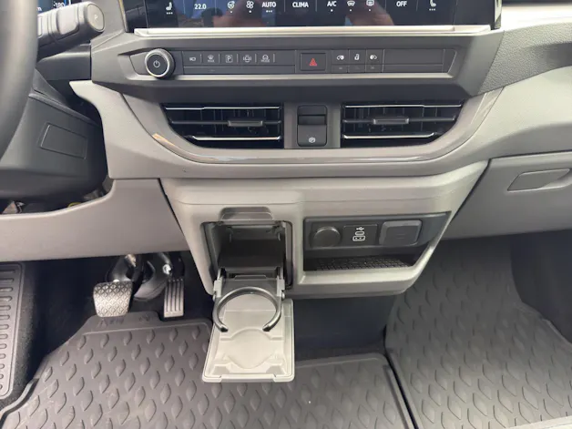 VW Caravelle 2.5TSI eHYBRID 16,5 kWh Life Aut.8