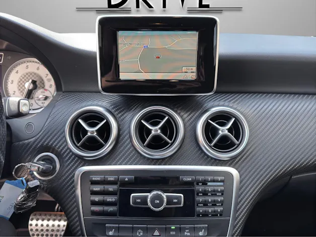 MERCEDES-BENZ A 180 AMG Line 7G-DCT