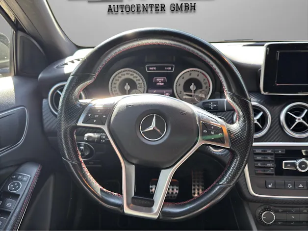 MERCEDES-BENZ A 180 AMG Line 7G-DCT