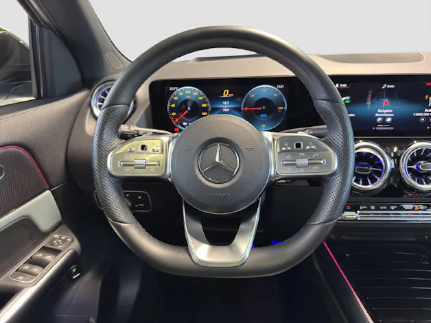 MERCEDES-BENZ EQA 300 Swiss Star AMG Line 4MATIC