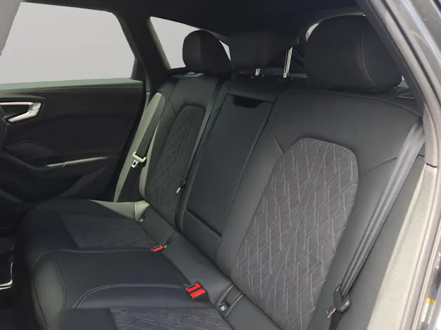 AUDI A5 Avant e-hybrid quattro Attraction 220 kW S tronic