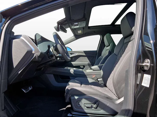 AUDI Q4 e-tron SUV quattro performance