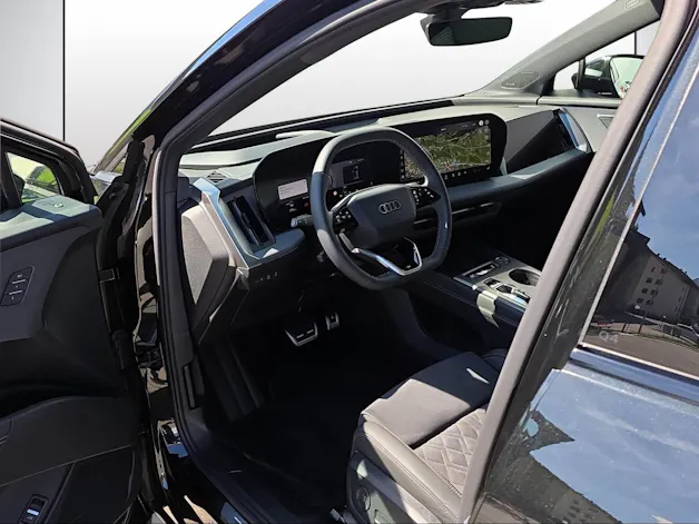 AUDI Q4 e-tron SUV quattro performance