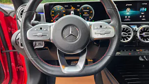 MERCEDES-BENZ A 180 AMG Line 7G-DCT