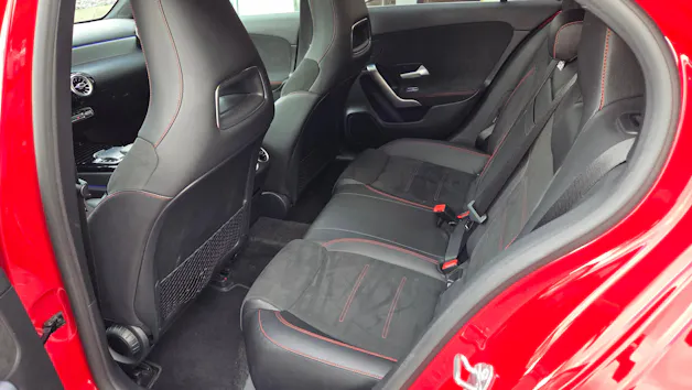 MERCEDES-BENZ A 180 AMG Line 7G-DCT
