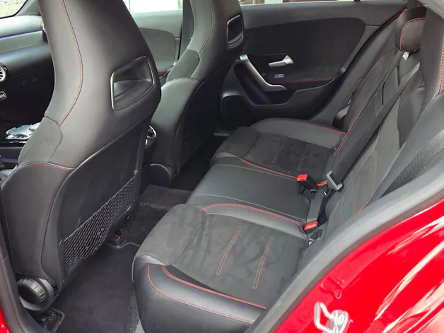 MERCEDES-BENZ A 180 AMG Line 7G-DCT