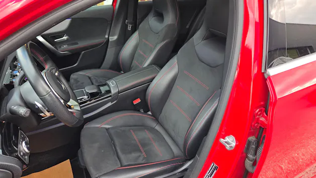 MERCEDES-BENZ A 180 AMG Line 7G-DCT