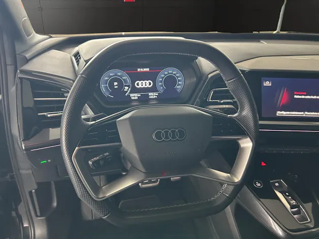 AUDI Q4 e-tron 50 quattro