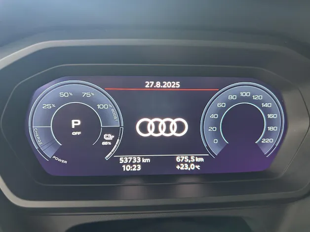 AUDI Q4 e-tron 50 quattro