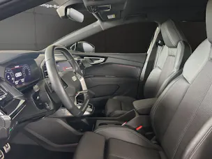 AUDI Q4 e-tron 50 quattro