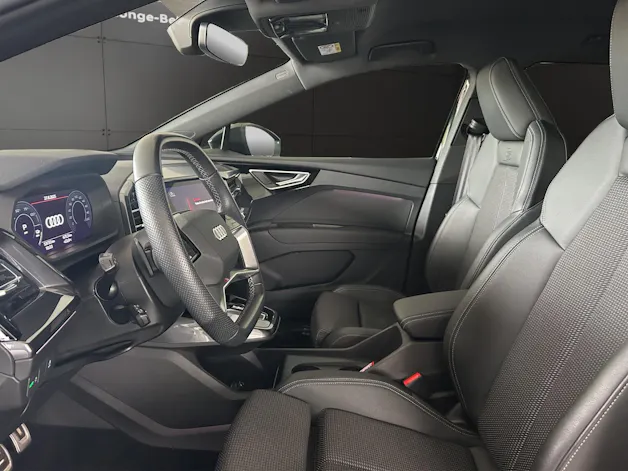 AUDI Q4 e-tron 50 quattro