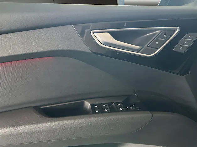 AUDI Q4 e-tron 50 quattro