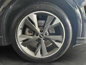 AUDI Q4 e-tron 50 quattro