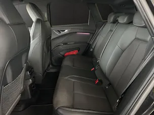 AUDI Q4 e-tron 50 quattro
