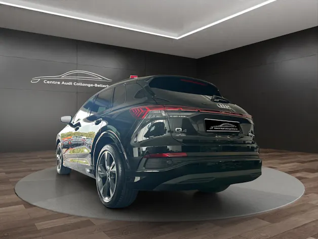 AUDI Q4 e-tron 50 quattro