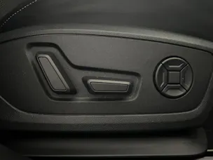 AUDI Q4 e-tron 50 quattro