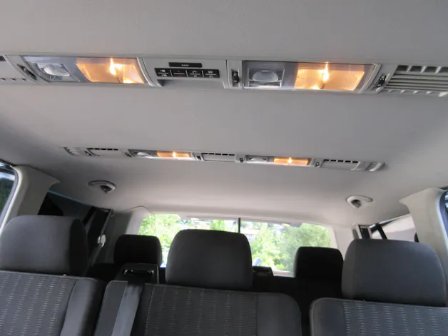 VW Caravelle 4x4 automat,8 places, crochet