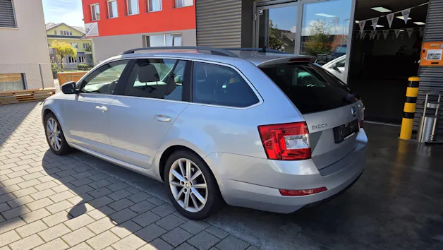 SKODA Octavia Combi 1.8 TSI Ambition DSG